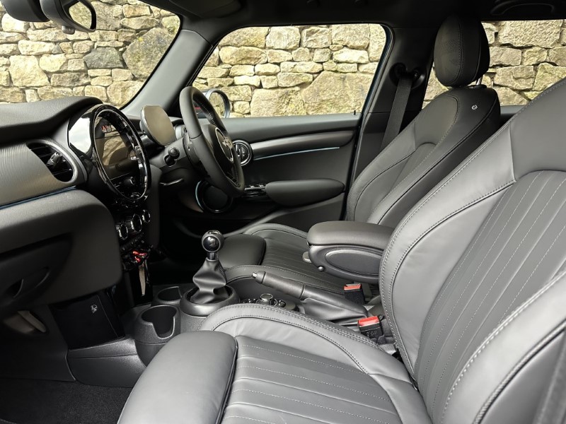 2024 (73) MINI HATCHBACK 2.0 Cooper S Exclusive 5dr 2857327