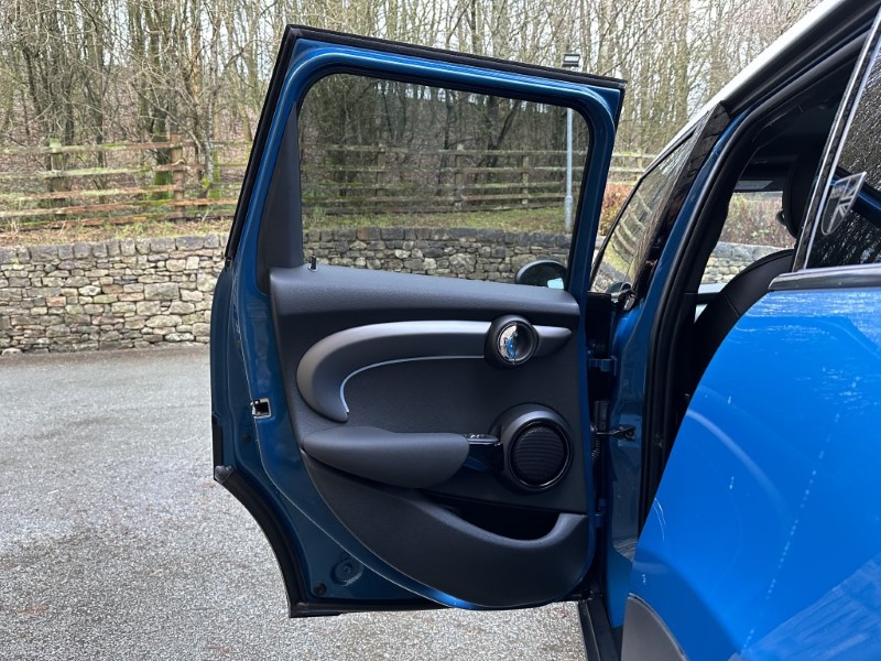 2024 (73) MINI HATCHBACK 2.0 Cooper S Exclusive 5dr 2857359