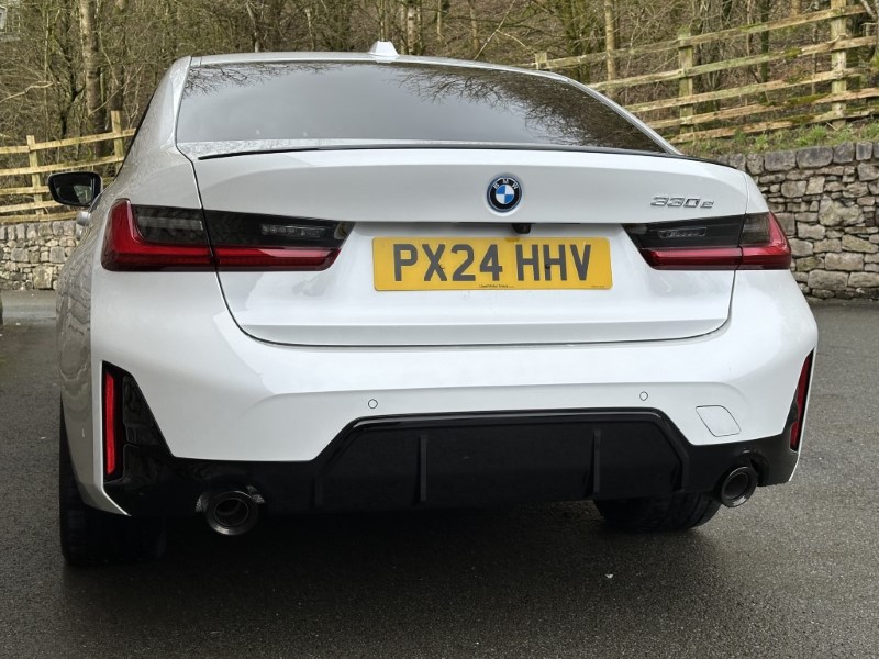 2024 (24) BMW 3 SERIES 330e M Sport 4dr Saloon [Tech/Pro Pack] 3012063