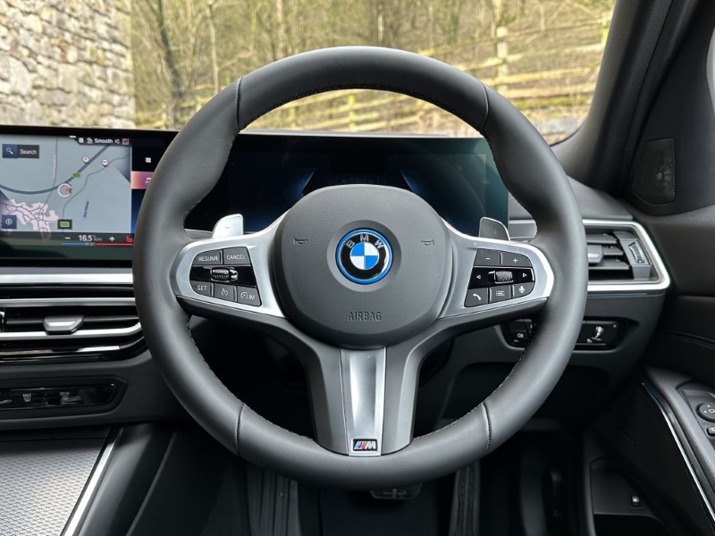 2024 (24) BMW 3 SERIES 330e M Sport 4dr Saloon [Tech/Pro Pack] 3012073
