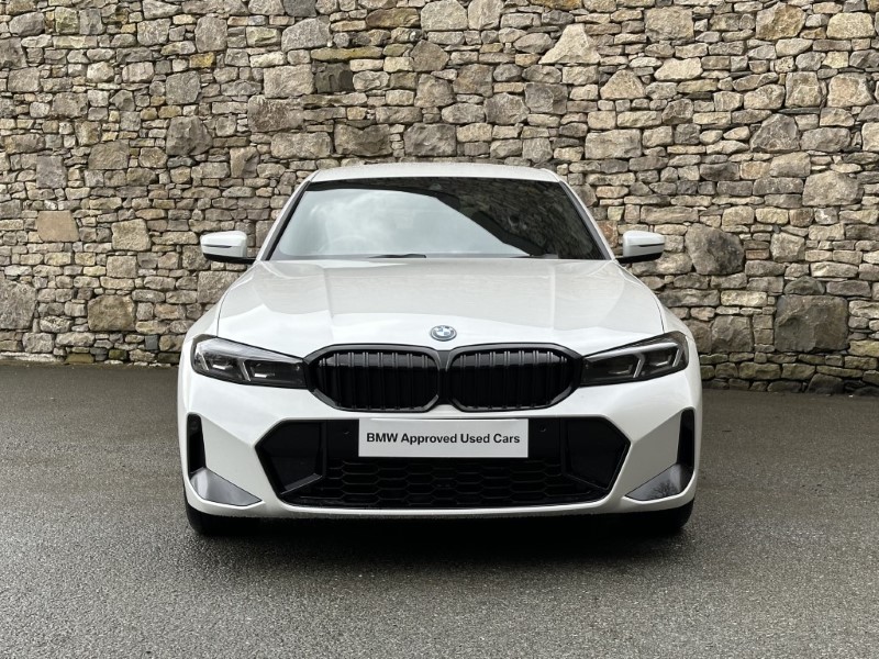 2024 (24) BMW 3 SERIES 330e M Sport 4dr Saloon [Tech/Pro Pack] 3012123