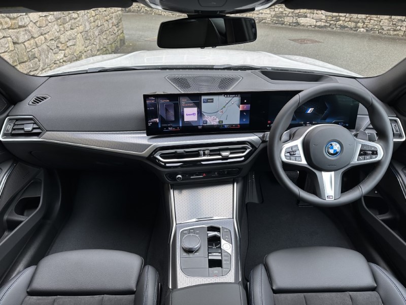 2024 (24) BMW 3 SERIES 330e M Sport 4dr Saloon [Tech/Pro Pack] 3012072