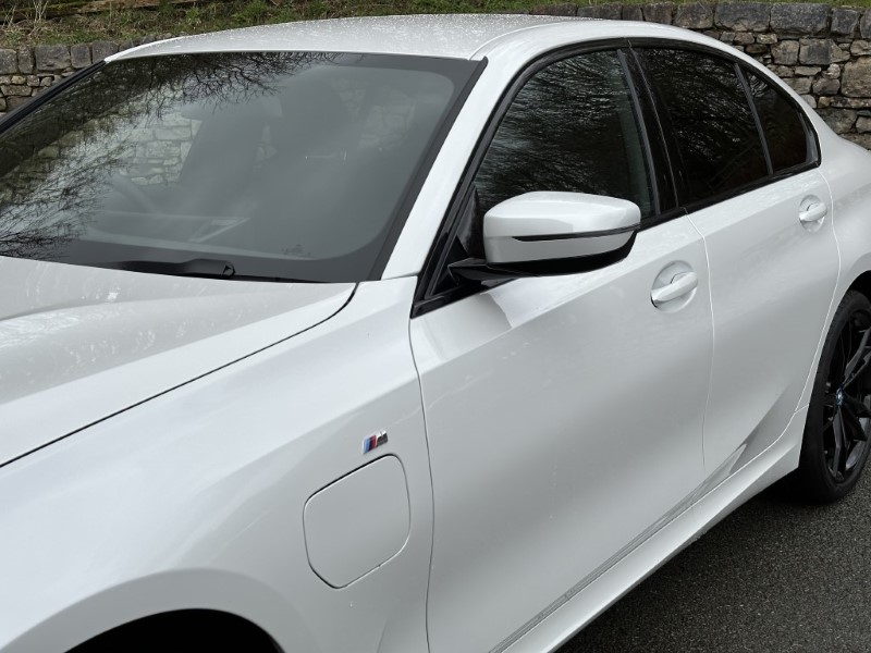 2024 (24) BMW 3 SERIES 330e M Sport 4dr Saloon [Tech/Pro Pack] 3012109