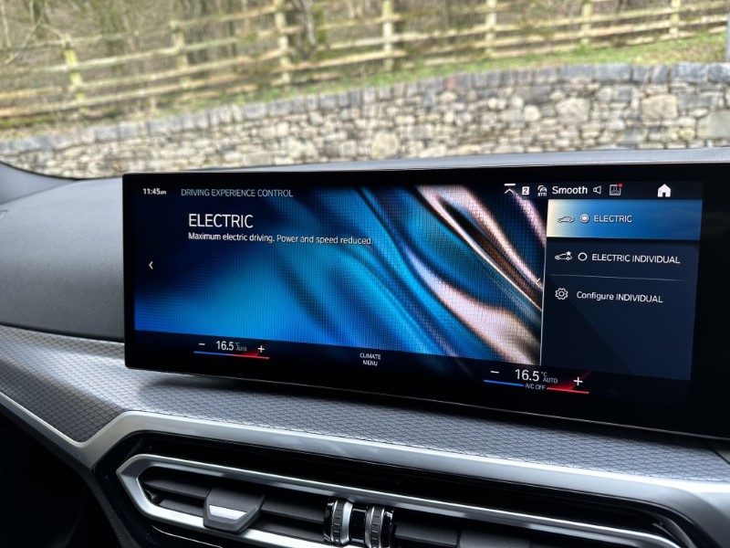 2024 (24) BMW 3 SERIES 330e M Sport 4dr Saloon [Tech/Pro Pack] 3012121