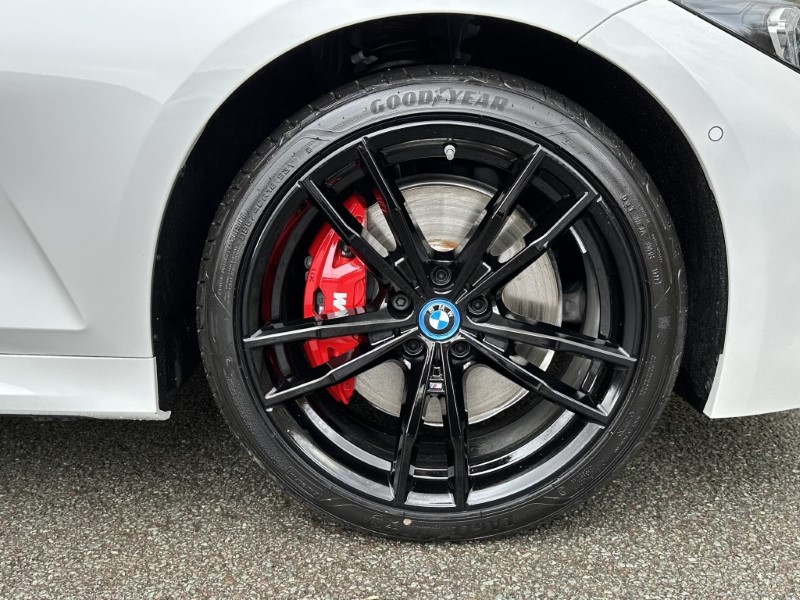 2024 (24) BMW 3 SERIES 330e M Sport 4dr Saloon [Tech/Pro Pack] 3012139