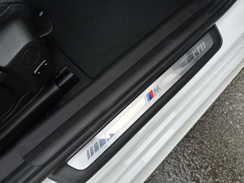 2024 (24) BMW 3 SERIES 330e M Sport 4dr Saloon [Tech/Pro Pack] 3012070