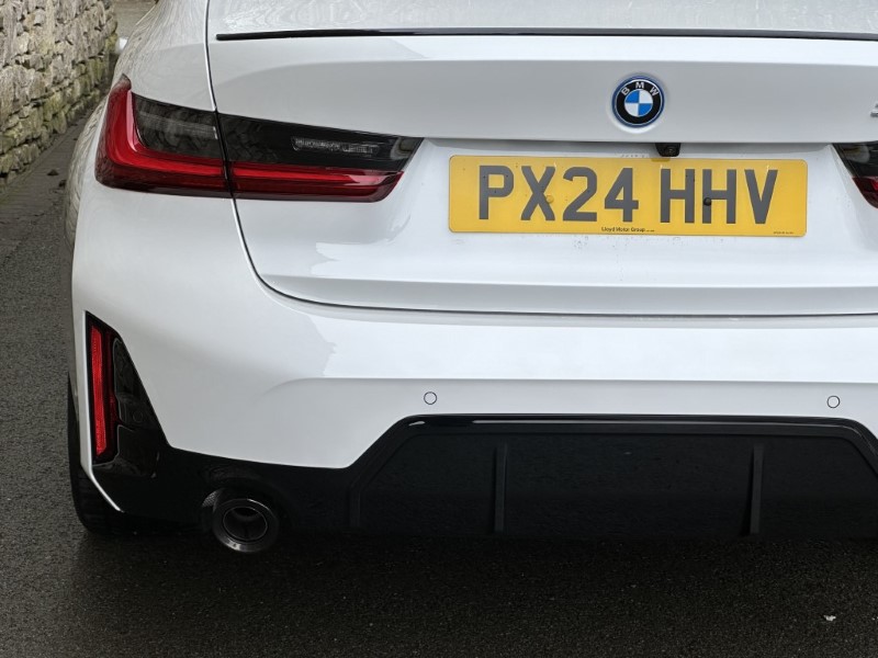 2024 (24) BMW 3 SERIES 330e M Sport 4dr Saloon [Tech/Pro Pack] 3012064