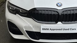2021 (21) BMW 3 SERIES 330e xDrive M Sport Touring  3069324