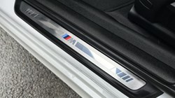 2021 (21) BMW 3 SERIES 330e xDrive M Sport Touring  3069352