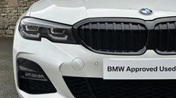 2021 (21) BMW 3 SERIES 330e xDrive M Sport Touring  3069376