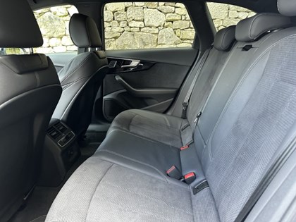 2021 (71) AUDI A4 35 TFSI Black Edition 5dr S Tronic