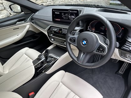 2023 (72) BMW 5 SERIES 520d xDrive MHT M Sport 4dr Saloon 