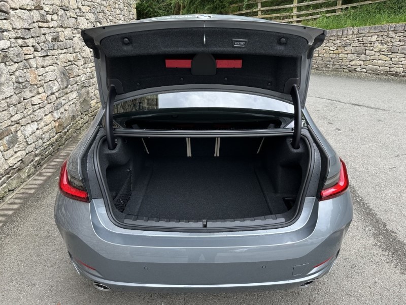 2024 (24) BMW 3 SERIES 320i Sport 4dr Step Auto 3189543