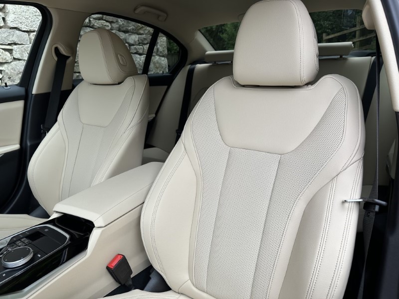 2024 (24) BMW 3 SERIES 320i Sport 4dr Step Auto 3189576