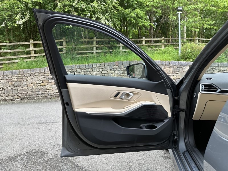 2024 (24) BMW 3 SERIES 320i Sport 4dr Step Auto 3189605