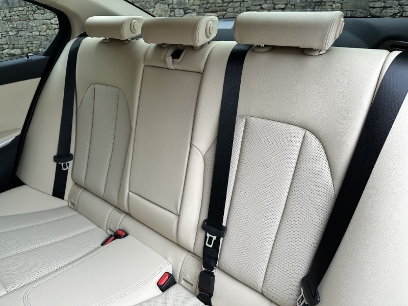 2024 (24) BMW 3 SERIES 320i Sport 4dr Step Auto 3189589