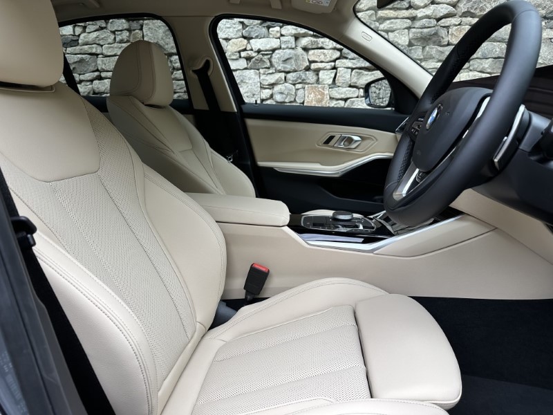 2024 (24) BMW 3 SERIES 320i Sport 4dr Step Auto 3189547