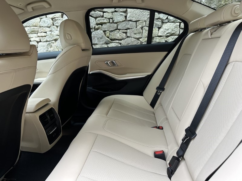 2024 (24) BMW 3 SERIES 320i Sport 4dr Step Auto 3189582