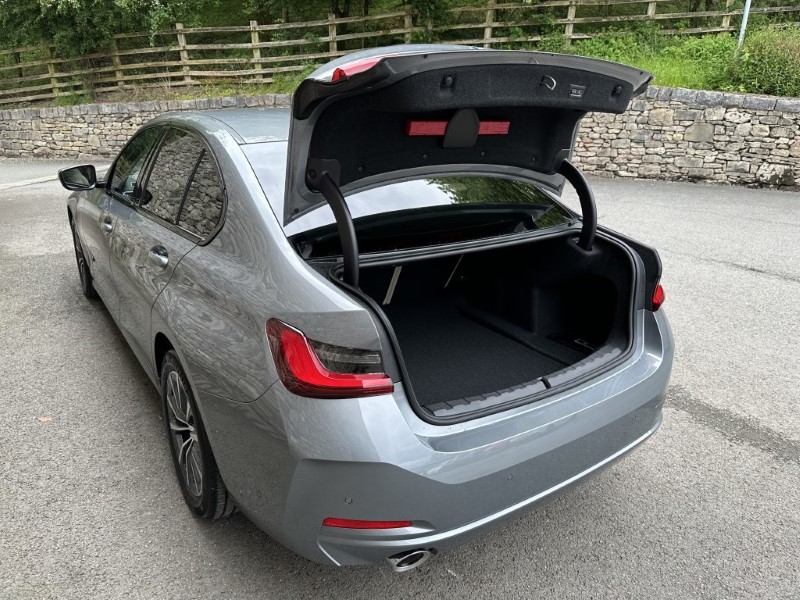 2024 (24) BMW 3 SERIES 320i Sport 4dr Step Auto 3189544