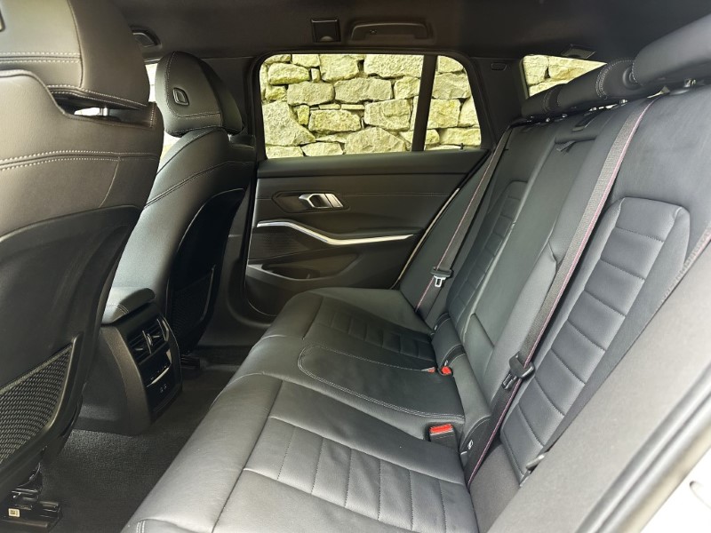 2023 (23) BMW 3 SERIES 320i M Sport 5dr Touring  3226880