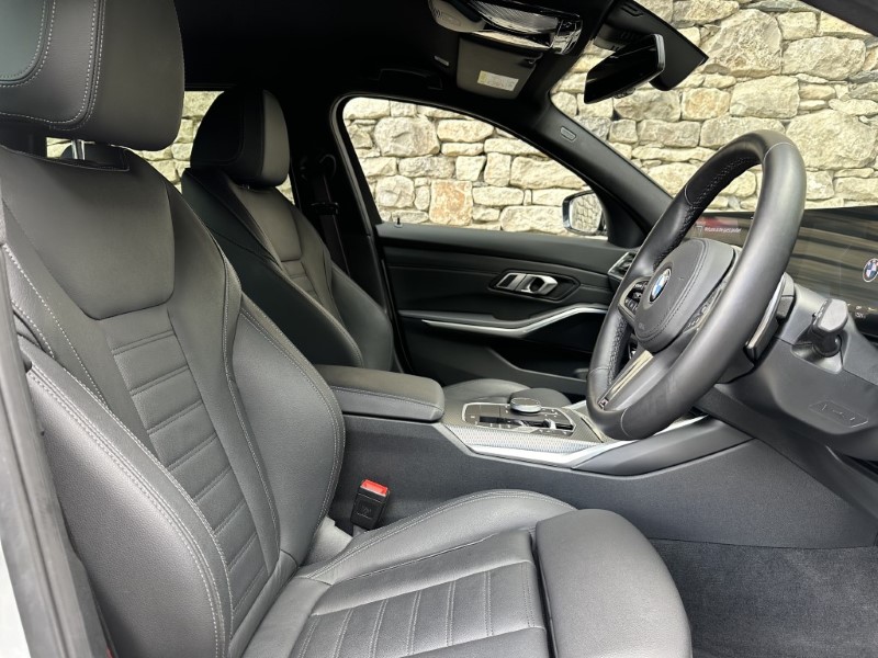 2023 (23) BMW 3 SERIES 320i M Sport 5dr Touring  3226846