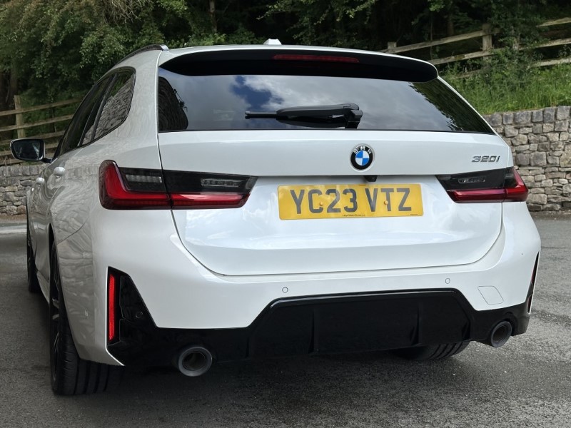 2023 (23) BMW 3 SERIES 320i M Sport 5dr Touring  3226841