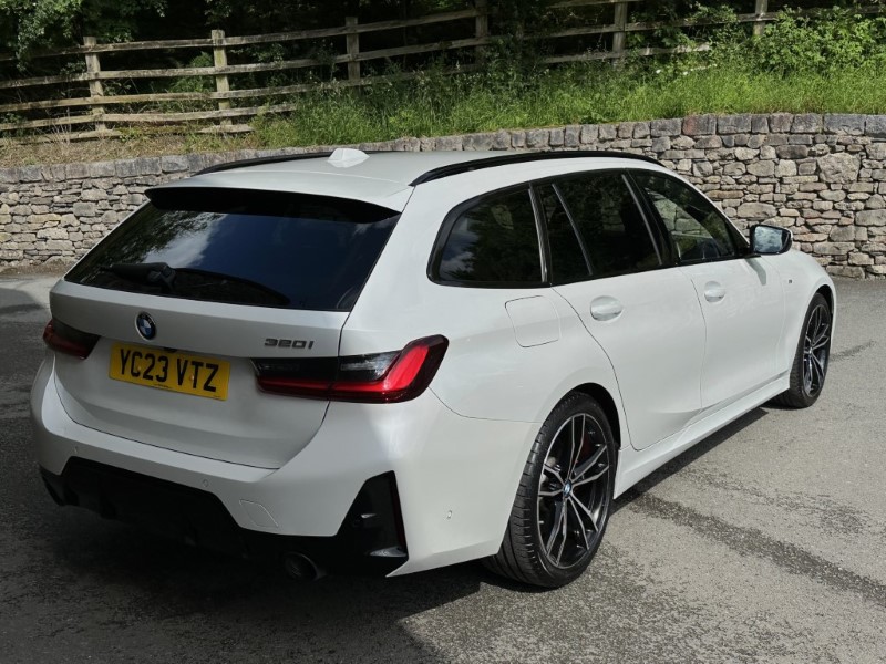 2023 (23) BMW 3 SERIES 320i M Sport 5dr Touring  3226907