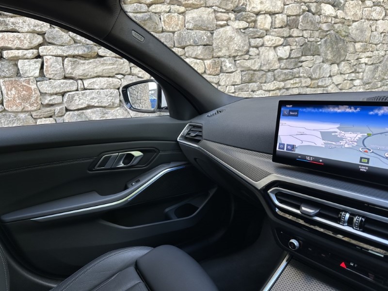 2023 (23) BMW 3 SERIES 320i M Sport 5dr Touring  3226859