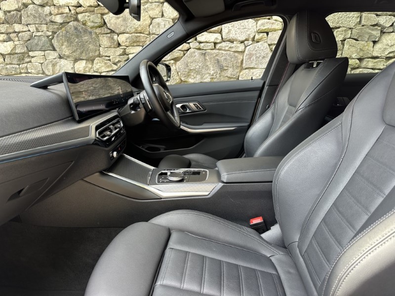 2023 (23) BMW 3 SERIES 320i M Sport 5dr Touring  3226873