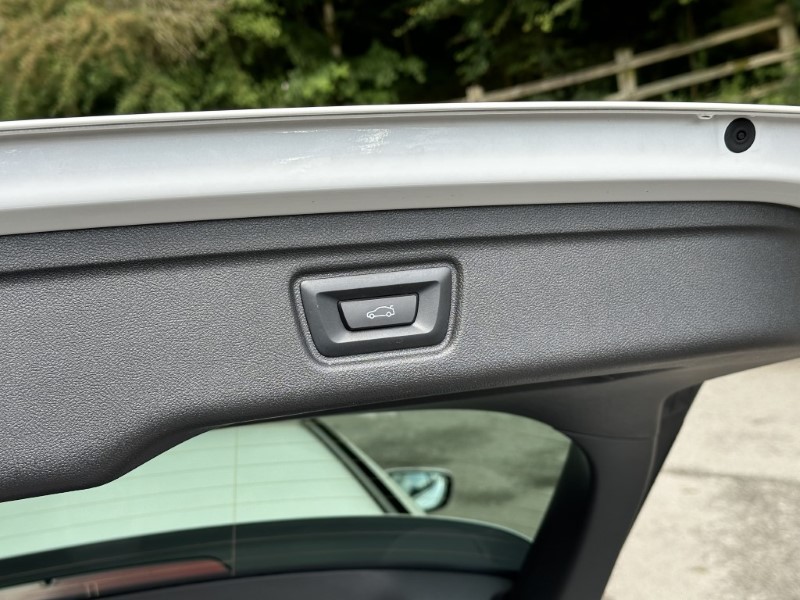 2023 (23) BMW 3 SERIES 320i M Sport 5dr Touring  3226839