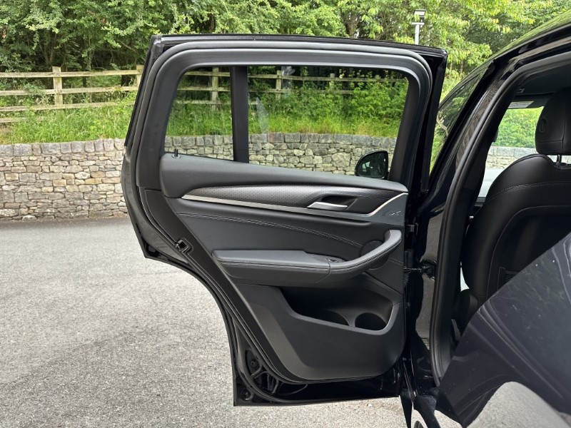 2022 (72) BMW X4 xDrive20d M Sport 5dr 3276385