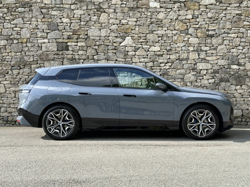 2024 (24) BMW iX 240kW xDrive40 M Sport 76.6kWh 5dr 3341317