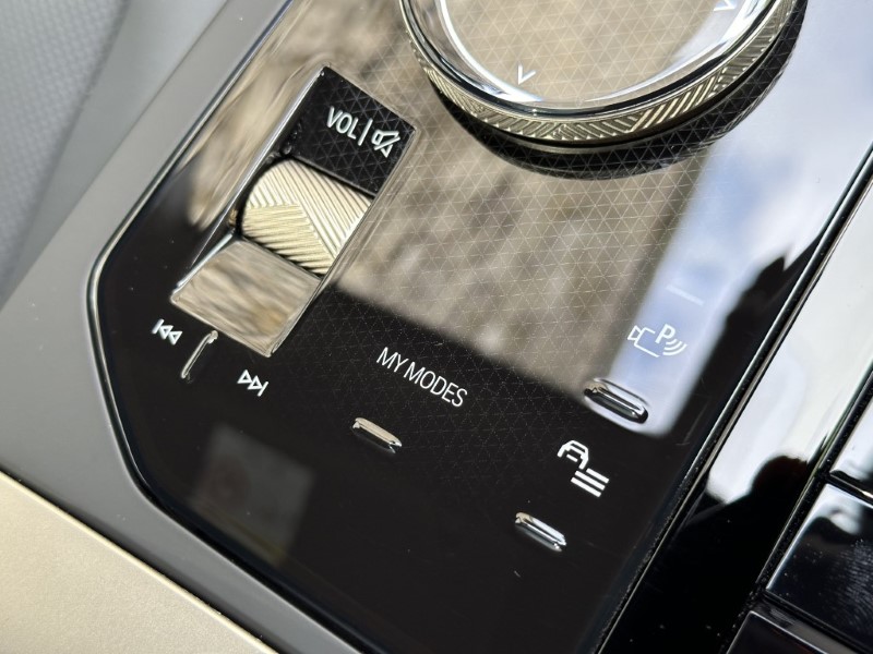 2024 (24) BMW iX 240kW xDrive40 M Sport 76.6kWh 5dr 3341340