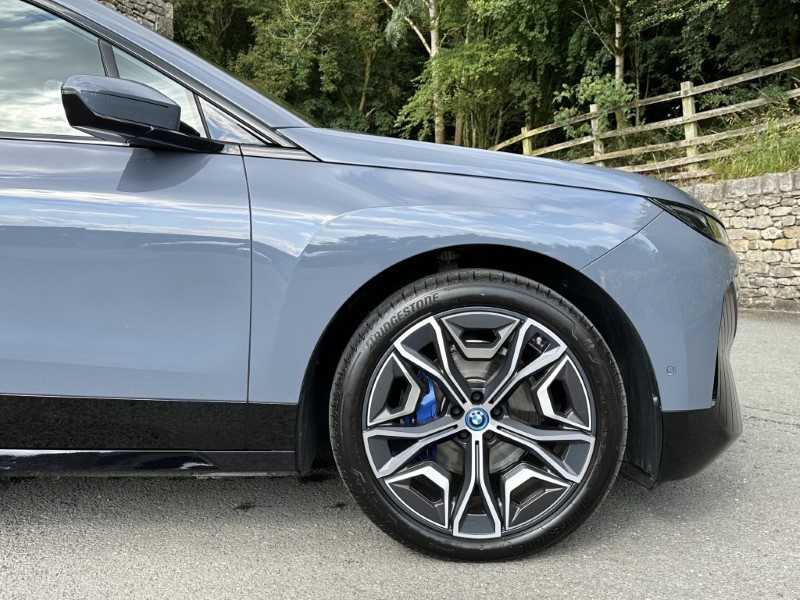2024 (24) BMW iX 240kW xDrive40 M Sport 76.6kWh 5dr 3341388