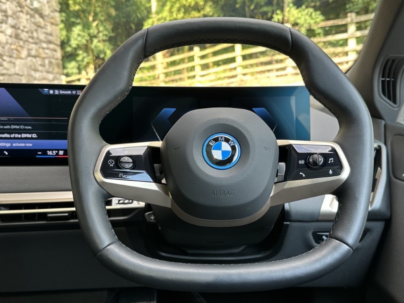 2024 (24) BMW iX 240kW xDrive40 M Sport 76.6kWh 5dr 3341330
