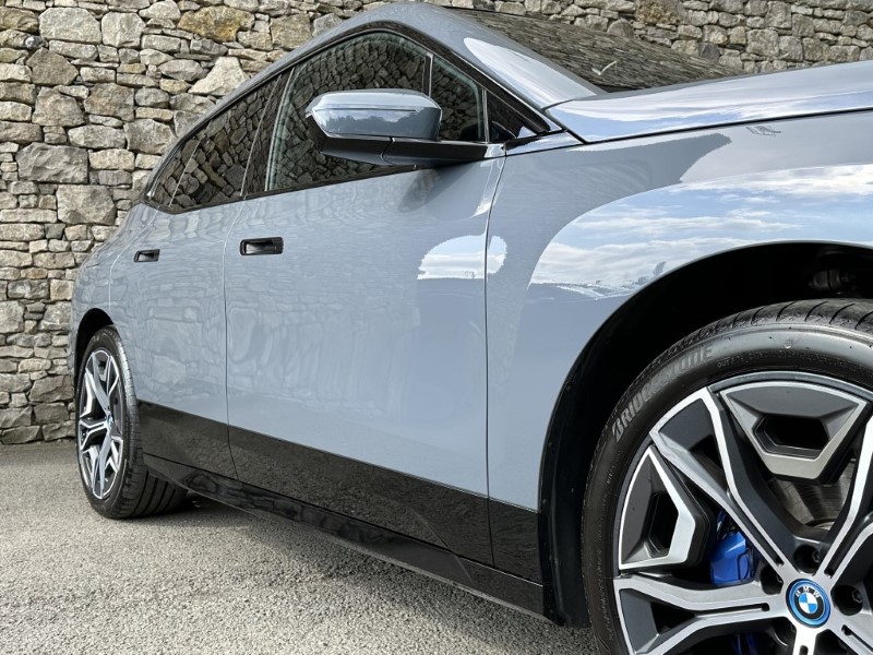 2024 (24) BMW iX 240kW xDrive40 M Sport 76.6kWh 5dr 3341390