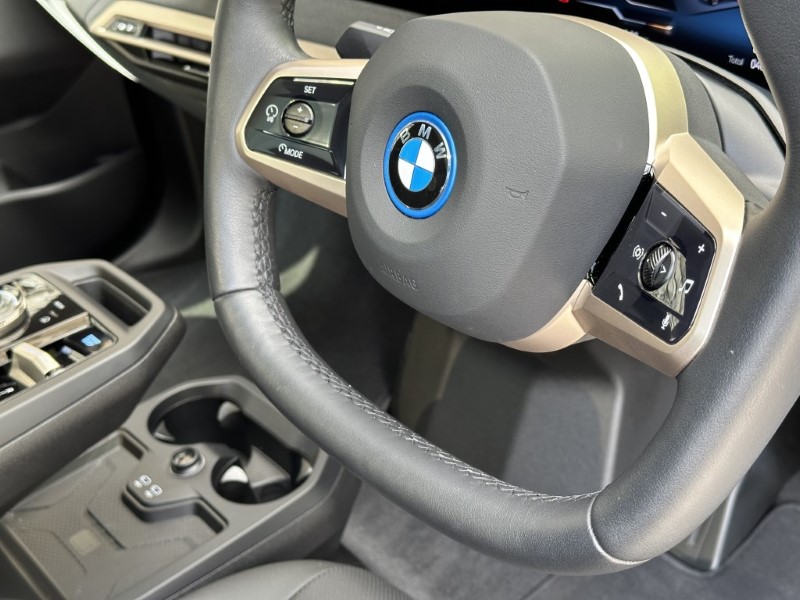 2024 (24) BMW iX 240kW xDrive40 M Sport 76.6kWh 5dr 3341327