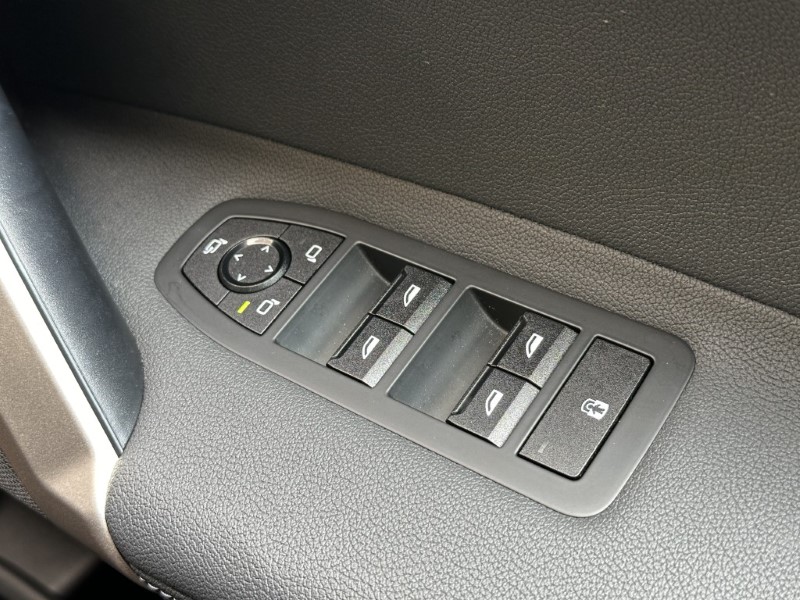 2024 (24) BMW iX 240kW xDrive40 M Sport 76.6kWh 5dr 3341335