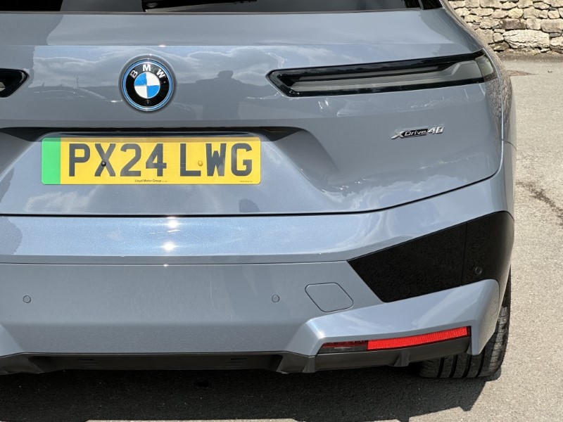 2024 (24) BMW iX 240kW xDrive40 M Sport 76.6kWh 5dr 3341321