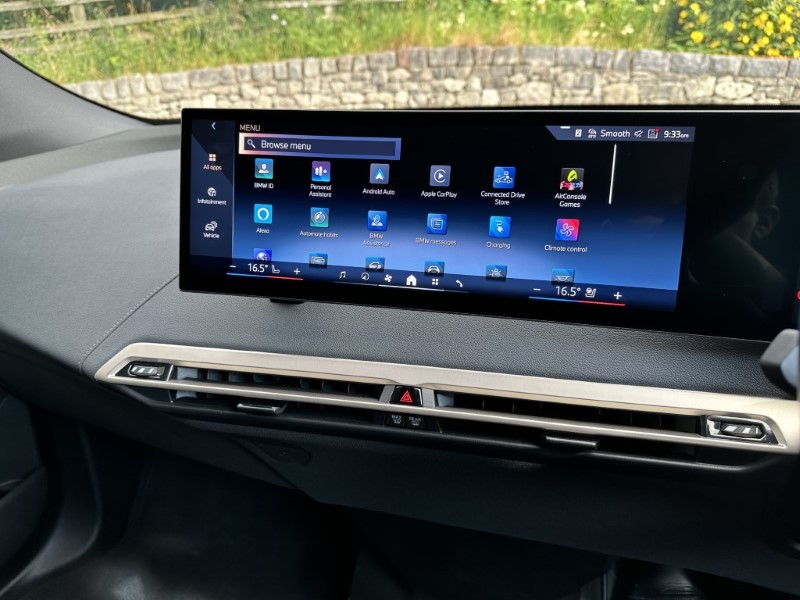 2024 (24) BMW iX 240kW xDrive40 M Sport 76.6kWh 5dr 3341371