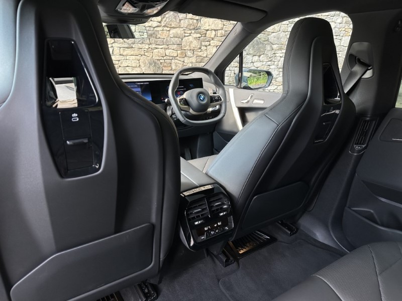 2024 (24) BMW iX 240kW xDrive40 M Sport 76.6kWh 5dr 3341367