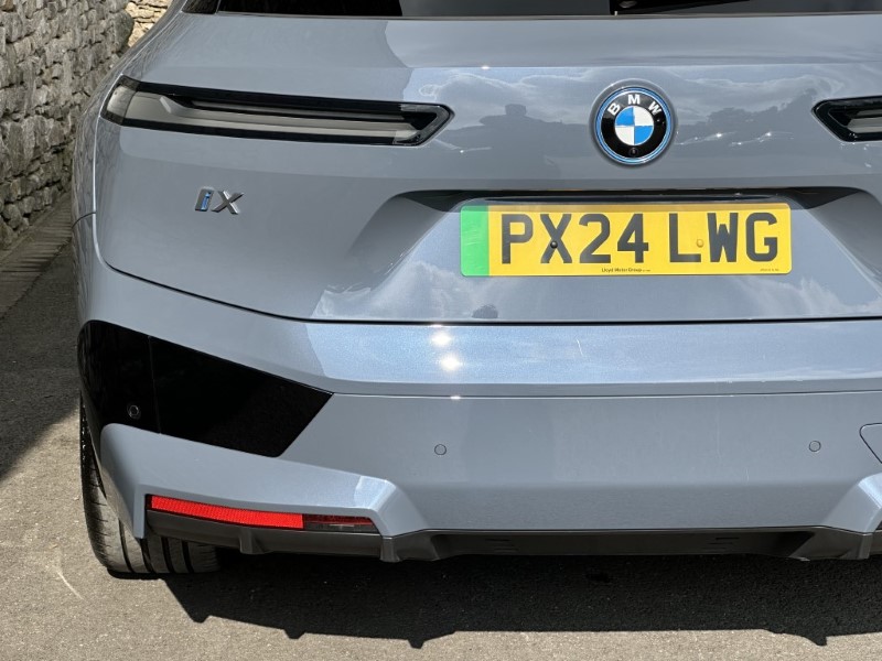 2024 (24) BMW iX 240kW xDrive40 M Sport 76.6kWh 5dr 3341320