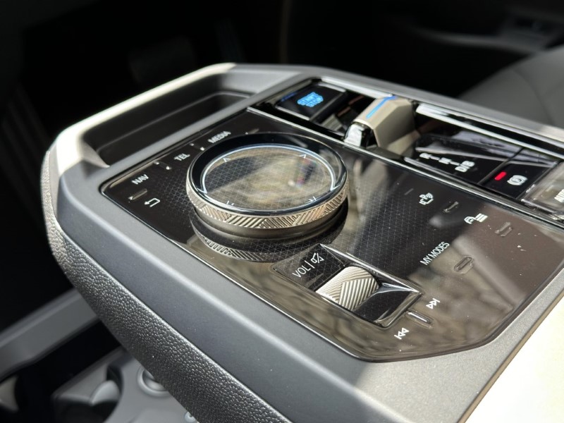 2024 (24) BMW iX 240kW xDrive40 M Sport 76.6kWh 5dr 3341356