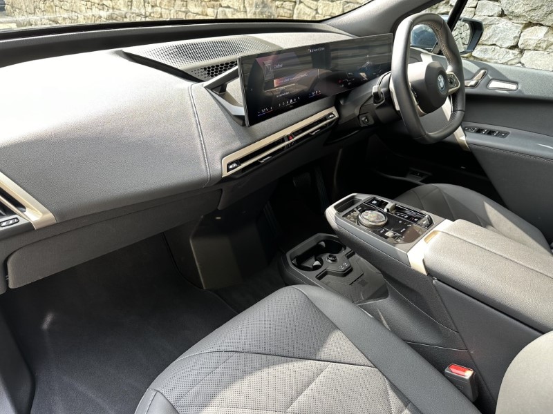 2024 (24) BMW iX 240kW xDrive40 M Sport 76.6kWh 5dr 3341348