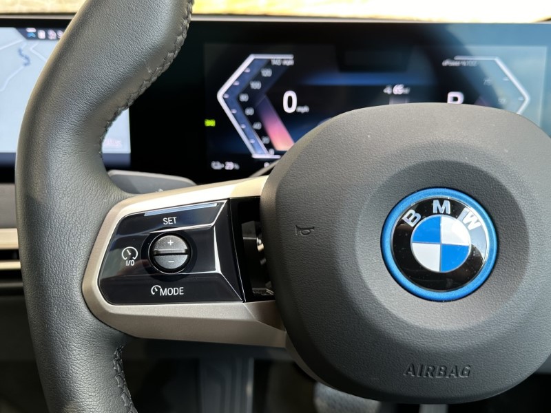 2024 (24) BMW iX 240kW xDrive40 M Sport 76.6kWh 5dr 3341333