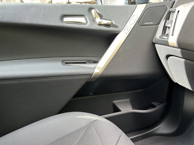 2024 (24) BMW iX 240kW xDrive40 M Sport 76.6kWh 5dr 3341342