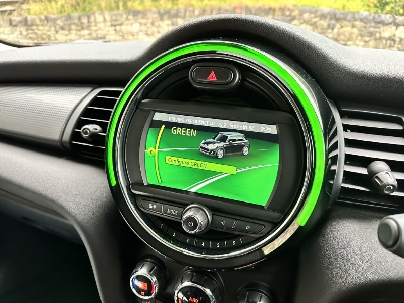 2020 (20) MINI HATCHBACK 1.5 Cooper Classic II 5dr 3543987