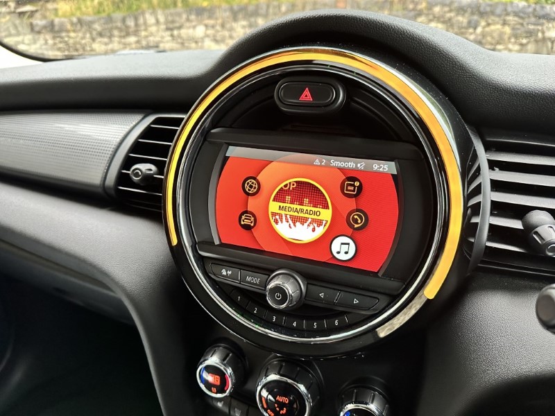 2020 (20) MINI HATCHBACK 1.5 Cooper Classic II 5dr 3543984