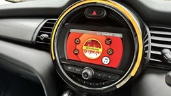 2020 (20) MINI HATCHBACK 1.5 Cooper Classic II 5dr 3543984