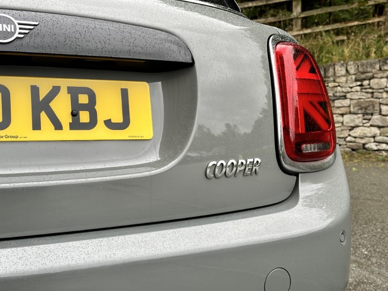 2020 (20) MINI HATCHBACK 1.5 Cooper Classic II 5dr 3543950